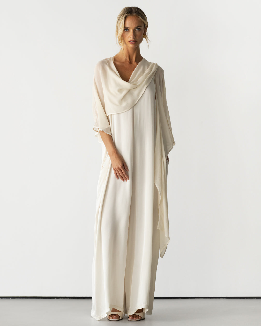 Brienne | Lightweight Cape Cream