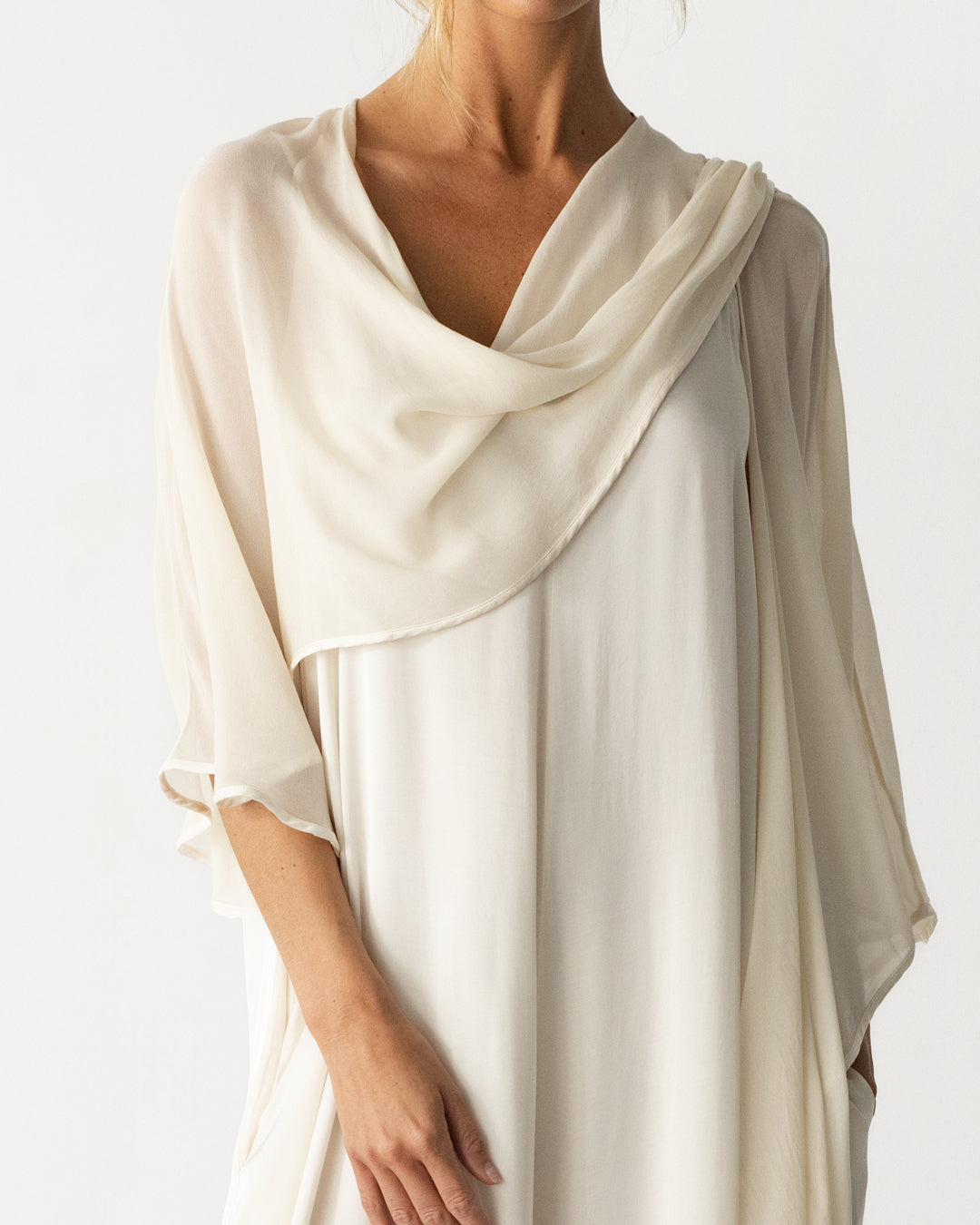 Brienne | Lightweight Cape Cream