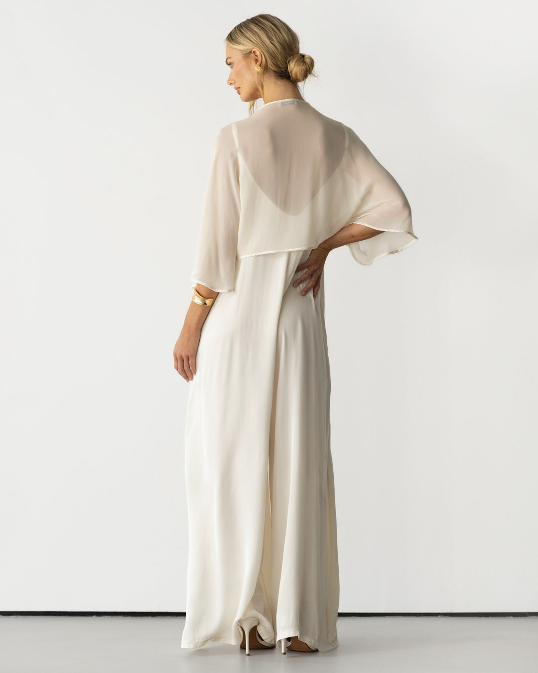 Brienne | Lightweight Cape Cream