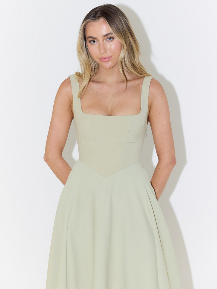 Scarlett Grace – Perfect Dress Occasions